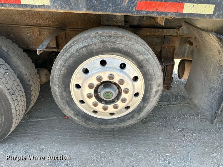 image for item DS2258 1995 Ford L8000  dump truck