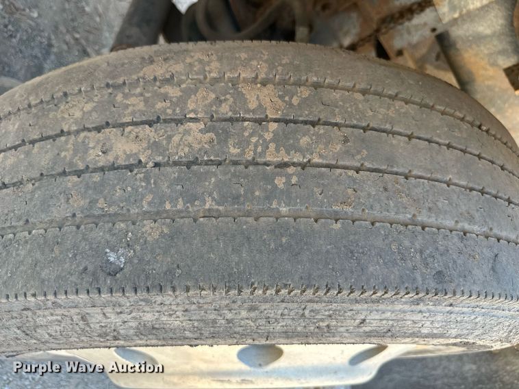 image for item DS2258 1995 Ford L8000  dump truck