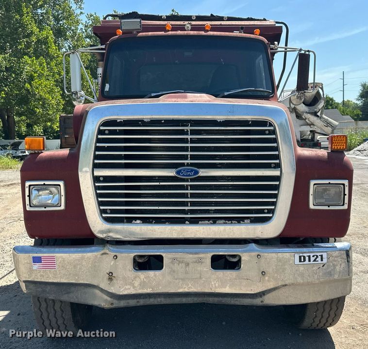 image for item DS2259 1993 Ford LT8000  dump truck