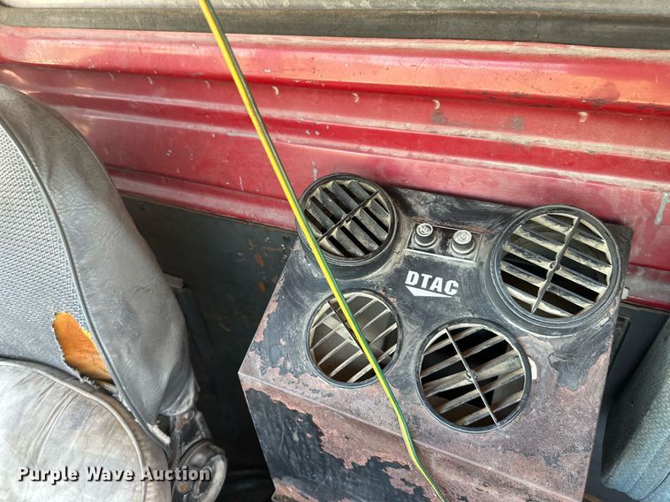 image for item DS2259 1993 Ford LT8000  dump truck