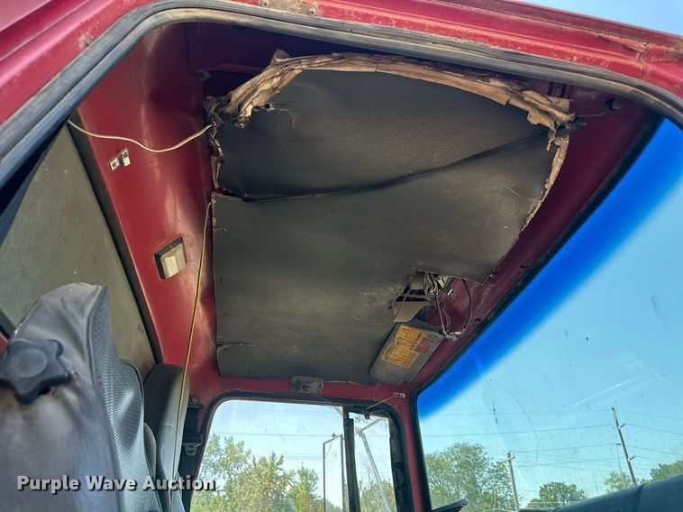 image for item DS2259 1993 Ford LT8000  dump truck