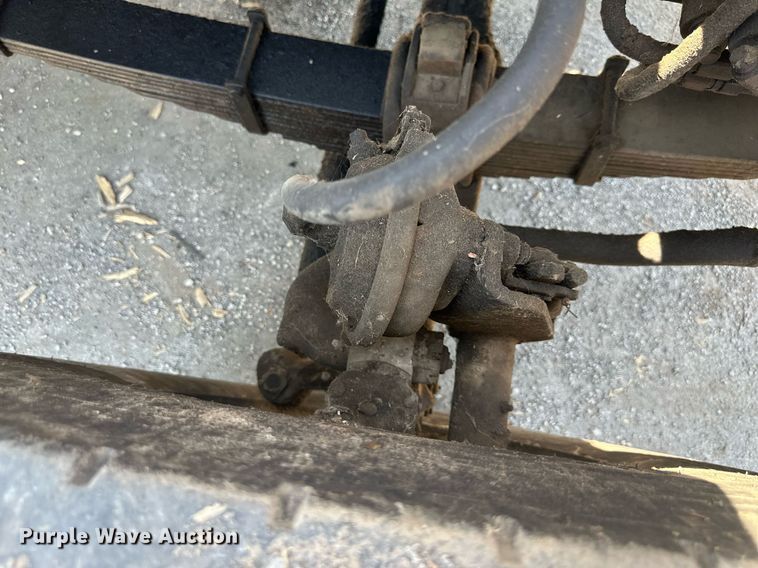 image for item DS2259 1993 Ford LT8000  dump truck