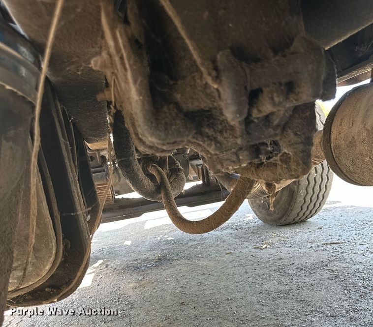 image for item DS2259 1993 Ford LT8000  dump truck