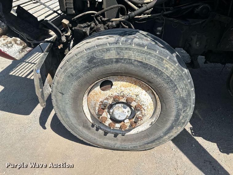 image for item DS2259 1993 Ford LT8000  dump truck