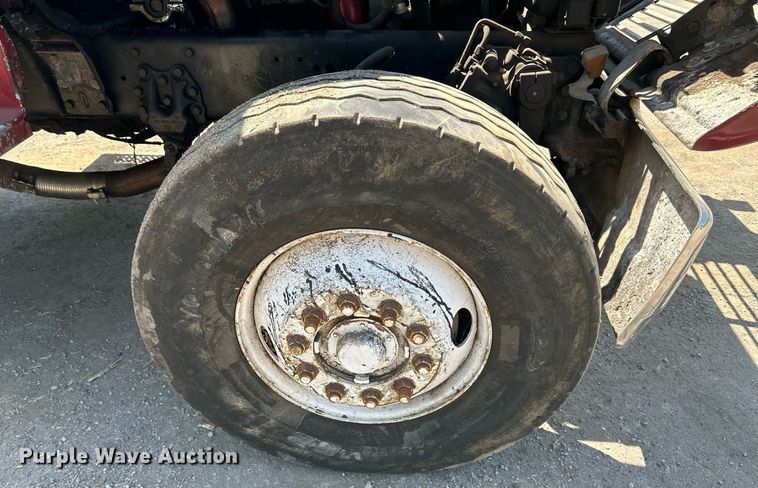 image for item DS2259 1993 Ford LT8000  dump truck