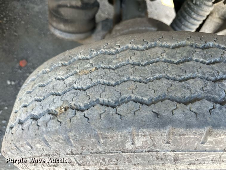 image for item DS2259 1993 Ford LT8000  dump truck