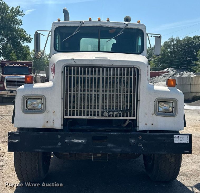 image for item DS2260 1994 International F5070  ready mix truck