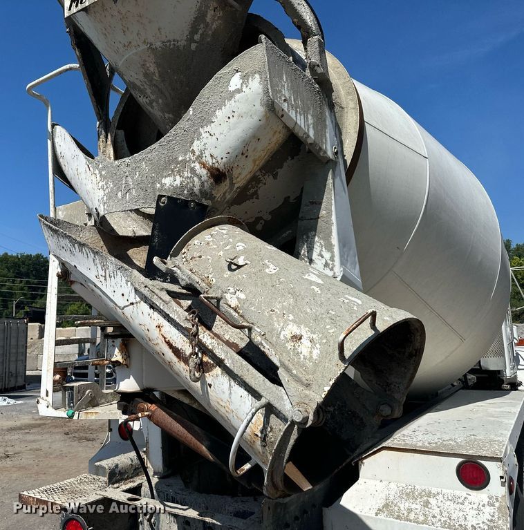 image for item DS2260 1994 International F5070  ready mix truck