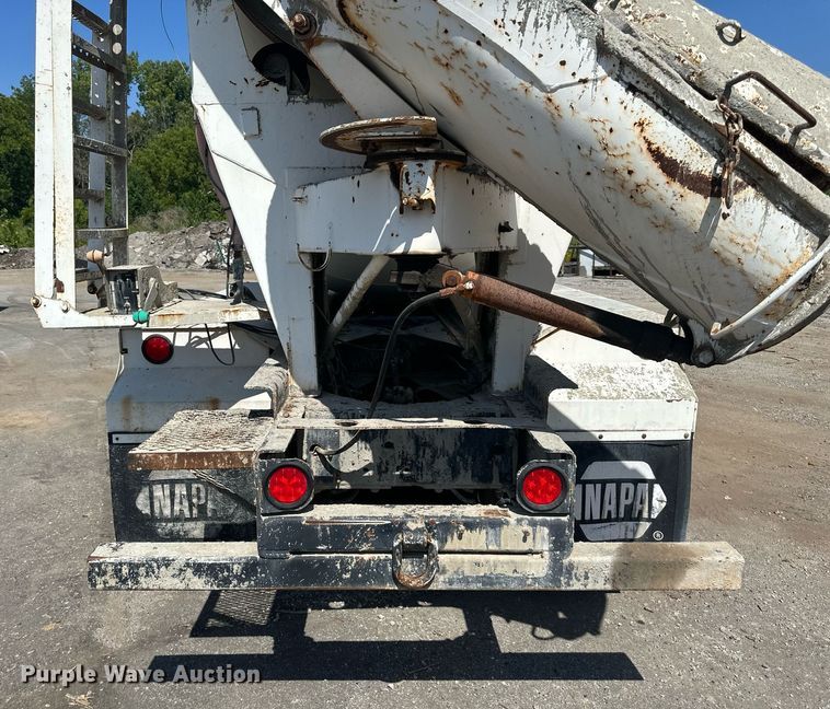 image for item DS2260 1994 International F5070  ready mix truck