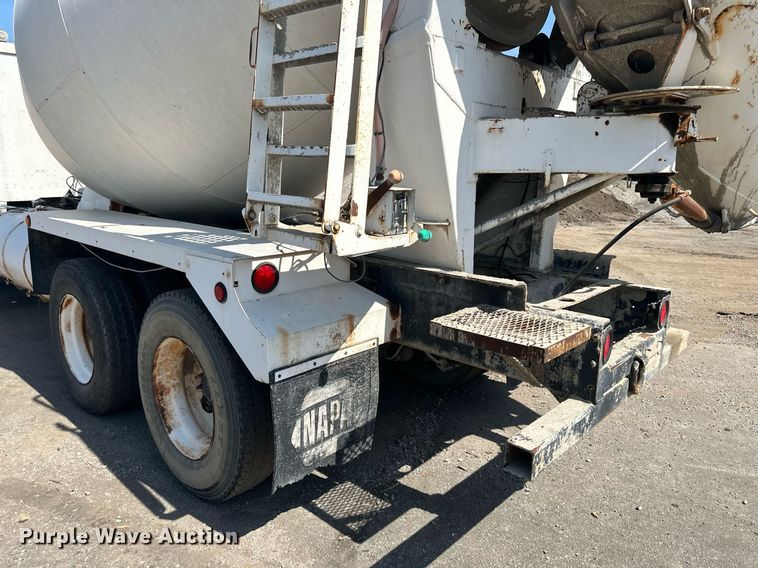 image for item DS2260 1994 International F5070  ready mix truck