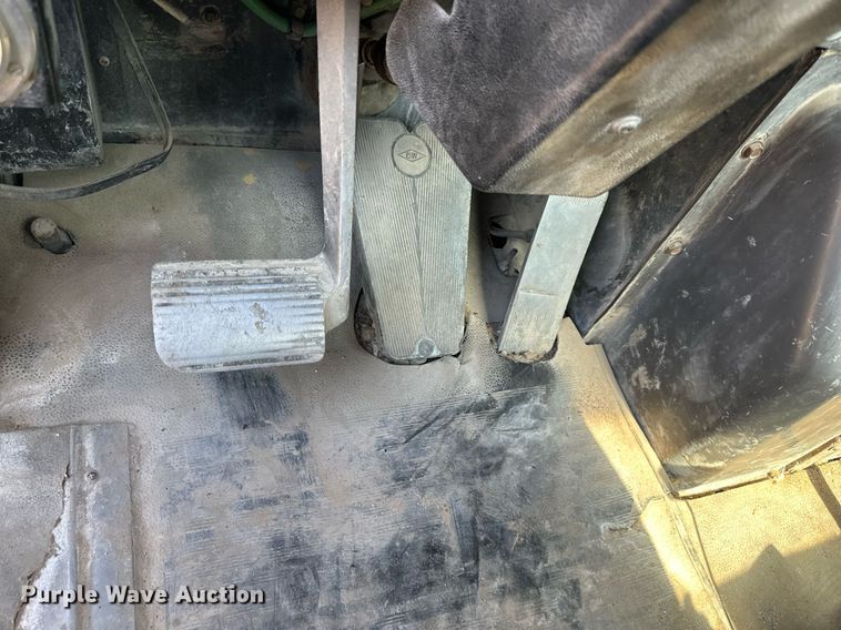 image for item DS2260 1994 International F5070  ready mix truck