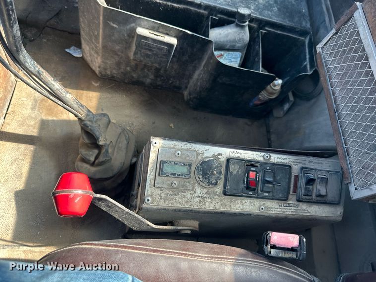 image for item DS2260 1994 International F5070  ready mix truck