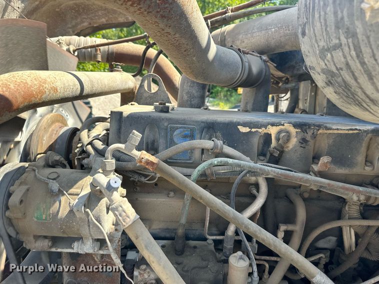 image for item DS2260 1994 International F5070  ready mix truck