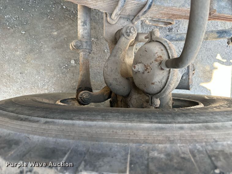 image for item DS2260 1994 International F5070  ready mix truck