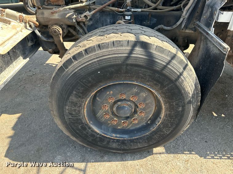 image for item DS2260 1994 International F5070  ready mix truck