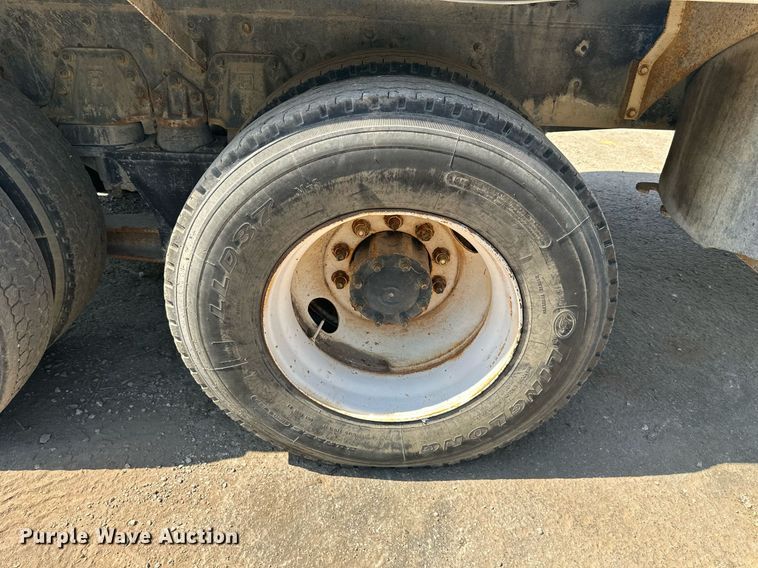 image for item DS2260 1994 International F5070  ready mix truck