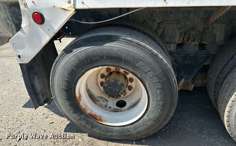 image for item DS2260 1994 International F5070  ready mix truck