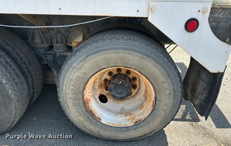 image for item DS2260 1994 International F5070  ready mix truck