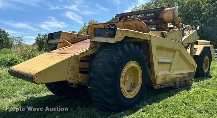 image for item DS2265 1980 John Deere 862  elevating scraper