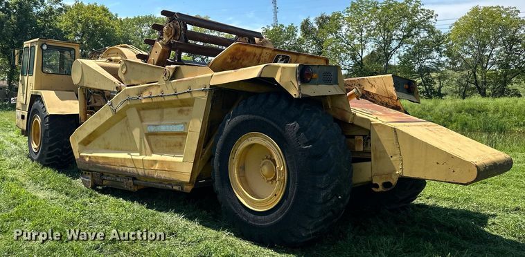 image for item DS2265 1980 John Deere 862  elevating scraper