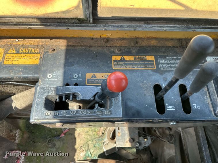 image for item DS2265 1980 John Deere 862  elevating scraper