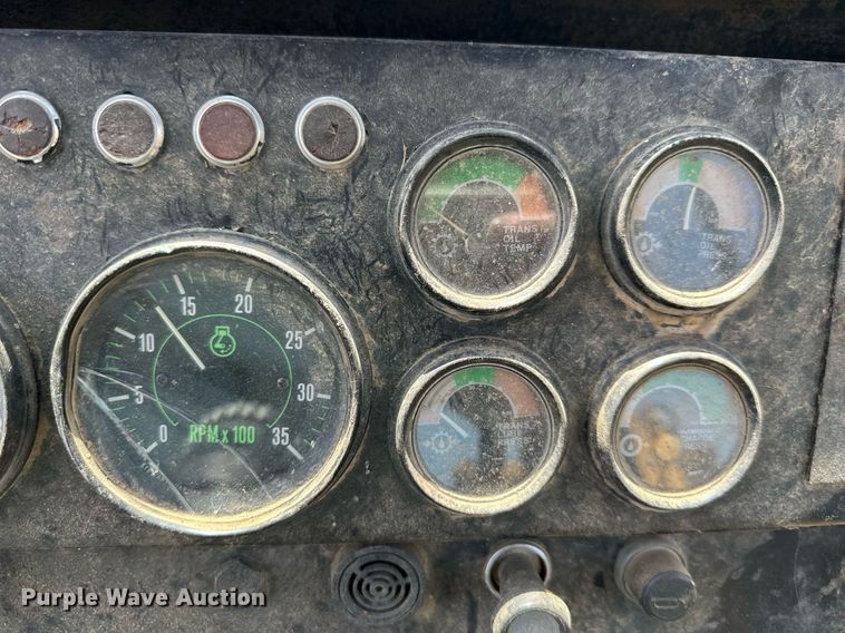 image for item DS2265 1980 John Deere 862  elevating scraper