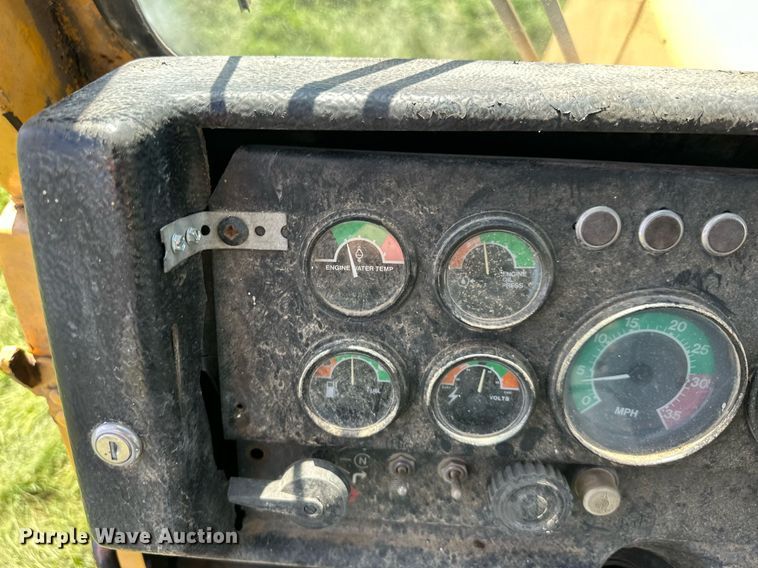 image for item DS2265 1980 John Deere 862  elevating scraper