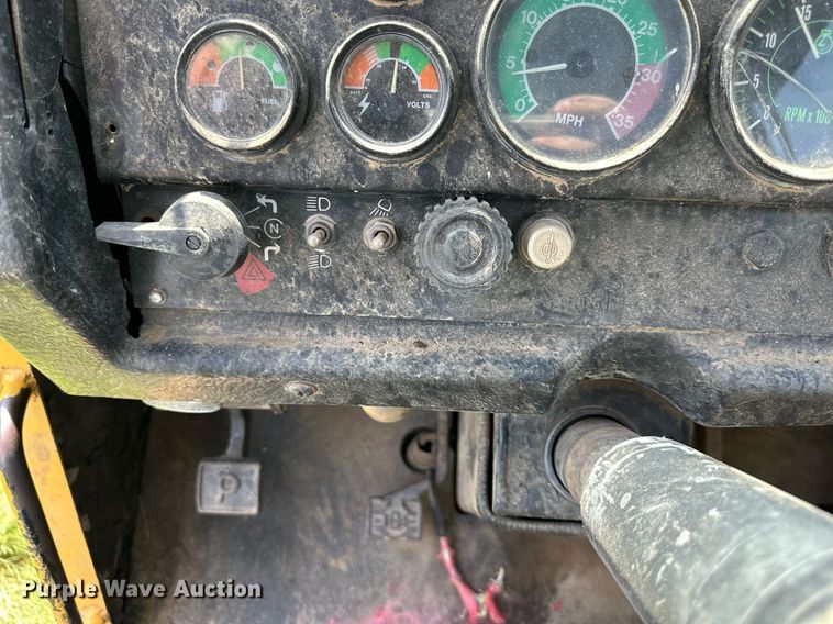 image for item DS2265 1980 John Deere 862  elevating scraper