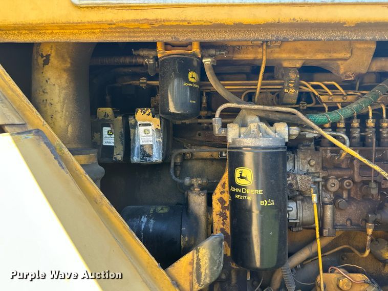 image for item DS2265 1980 John Deere 862  elevating scraper