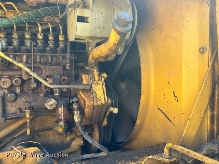 image for item DS2265 1980 John Deere 862  elevating scraper