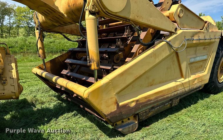 image for item DS2265 1980 John Deere 862  elevating scraper