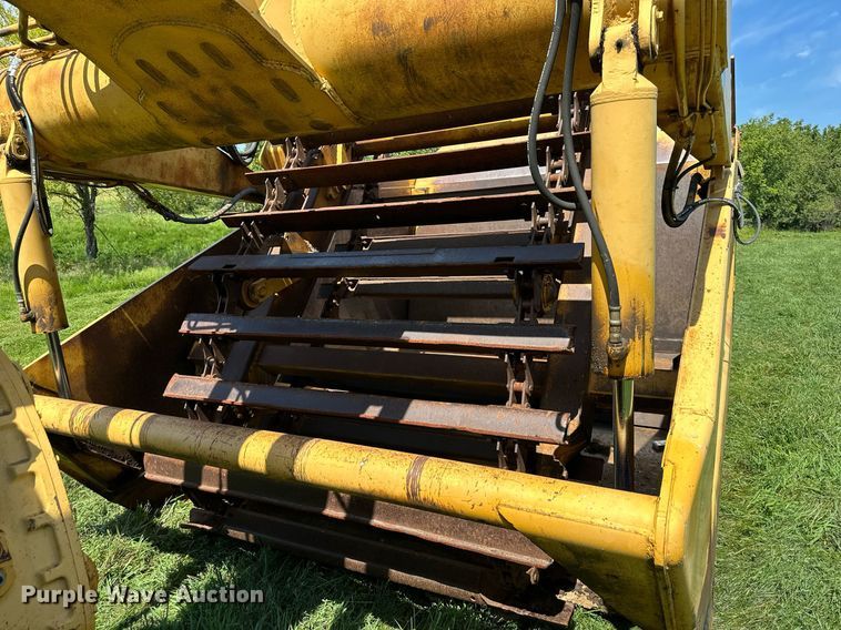 image for item DS2265 1980 John Deere 862  elevating scraper