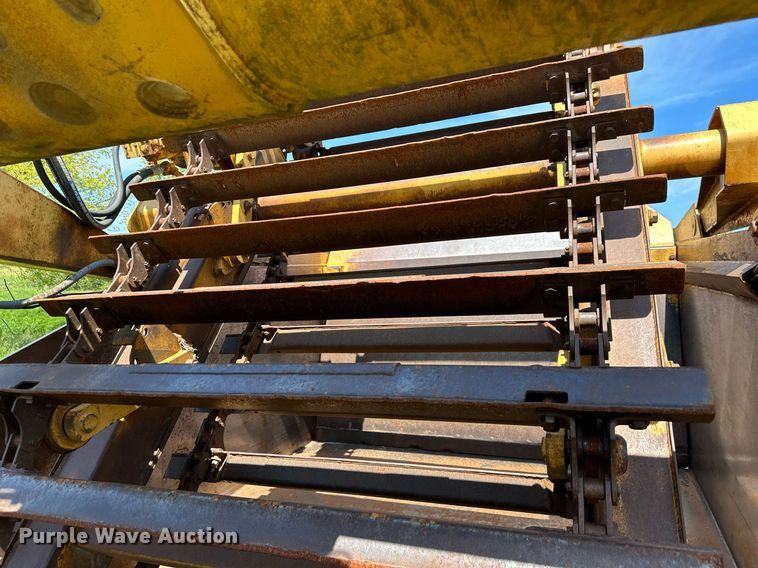 image for item DS2265 1980 John Deere 862  elevating scraper