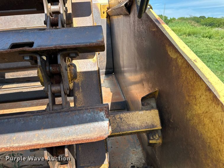 image for item DS2265 1980 John Deere 862  elevating scraper