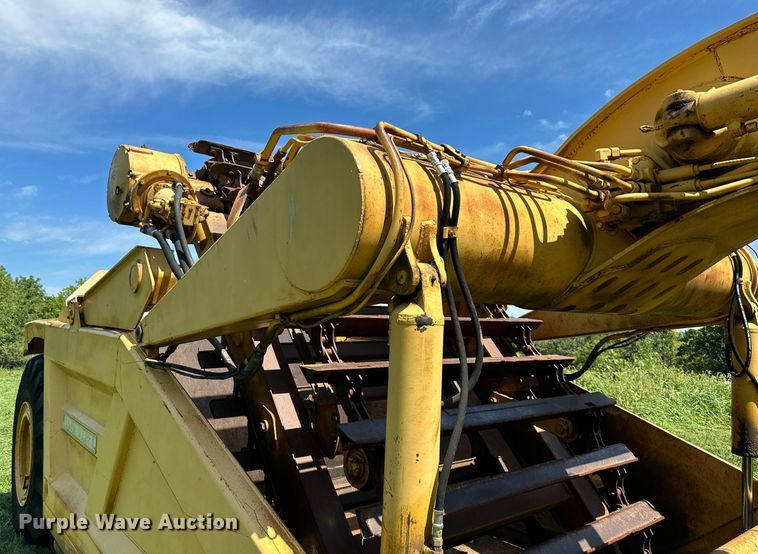 image for item DS2265 1980 John Deere 862  elevating scraper