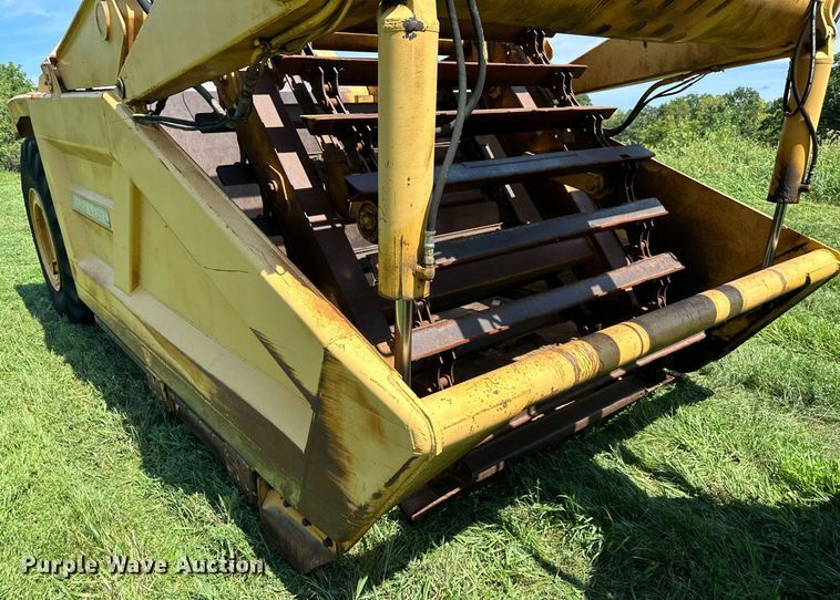 image for item DS2265 1980 John Deere 862  elevating scraper