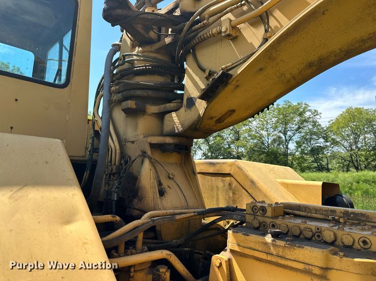 image for item DS2265 1980 John Deere 862  elevating scraper