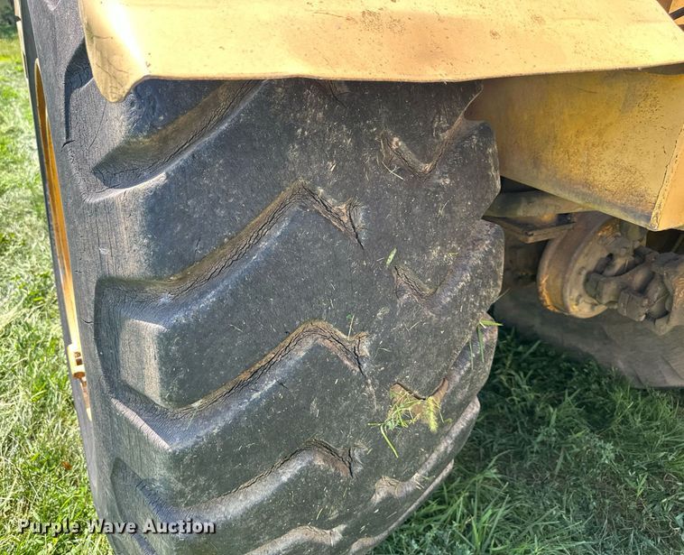 image for item DS2265 1980 John Deere 862  elevating scraper