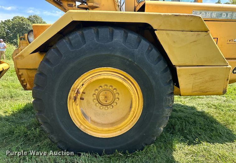 image for item DS2265 1980 John Deere 862  elevating scraper