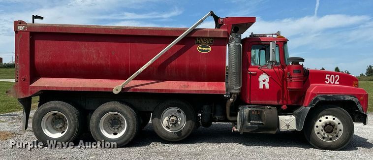 image for item DS2266 1996 Mack  dump truck