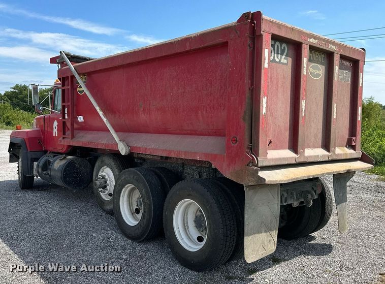 image for item DS2266 1996 Mack  dump truck
