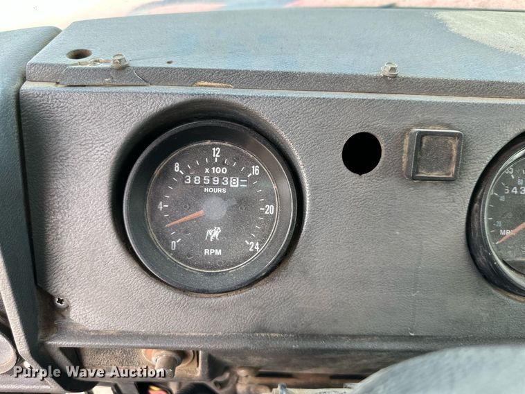 image for item DS2266 1996 Mack  dump truck