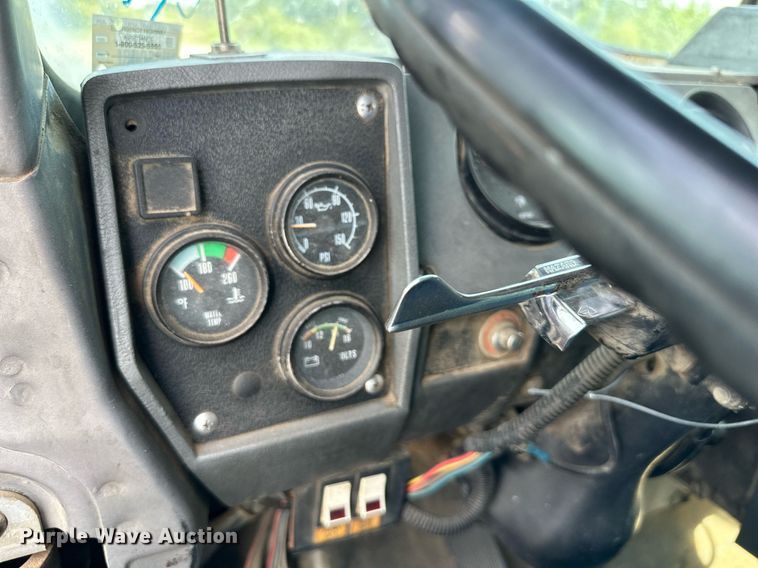 image for item DS2266 1996 Mack  dump truck