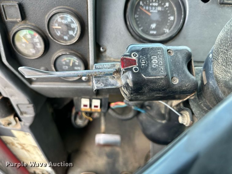 image for item DS2266 1996 Mack  dump truck