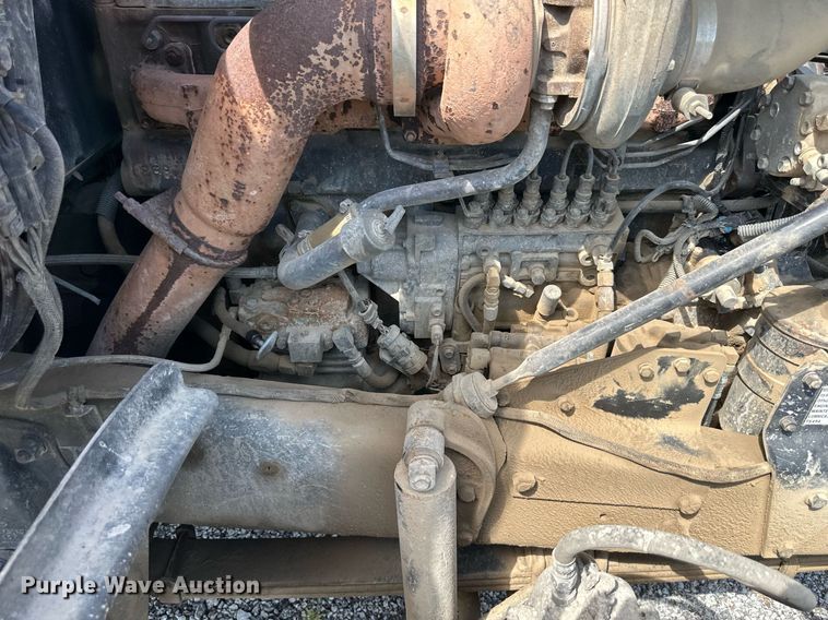 image for item DS2266 1996 Mack  dump truck