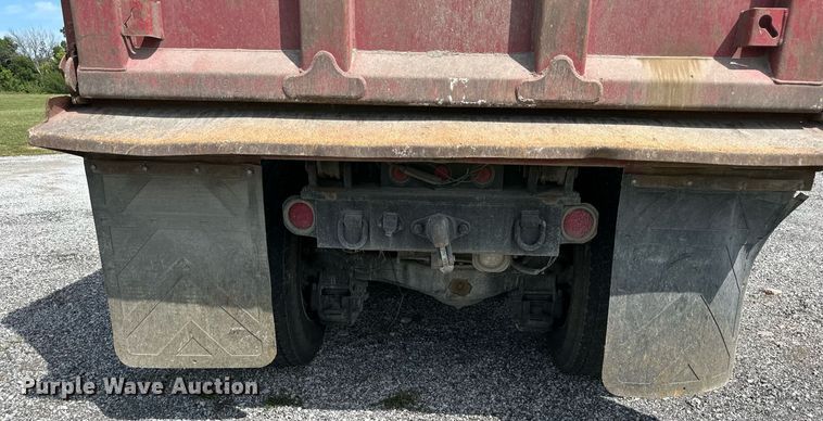 image for item DS2266 1996 Mack  dump truck
