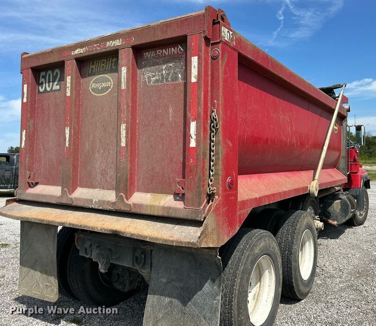 image for item DS2266 1996 Mack  dump truck