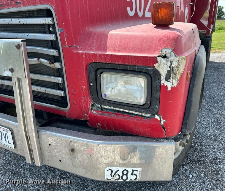 image for item DS2266 1996 Mack  dump truck