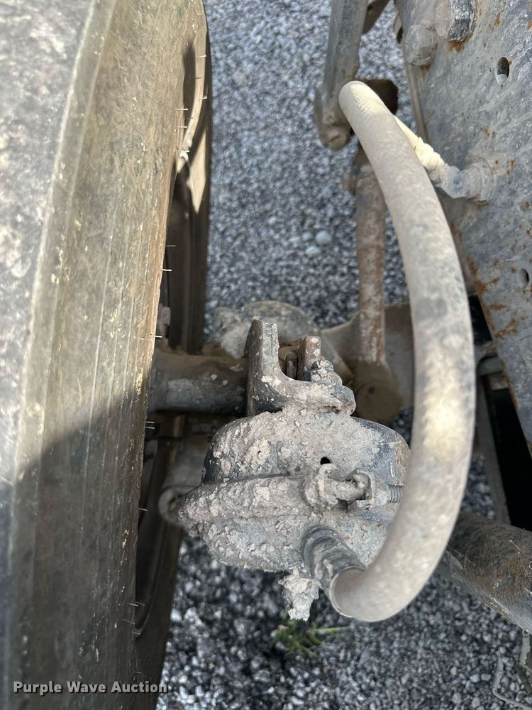 image for item DS2266 1996 Mack  dump truck