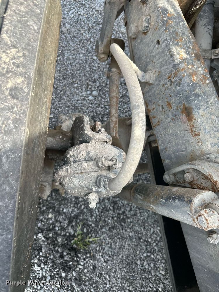 image for item DS2266 1996 Mack  dump truck